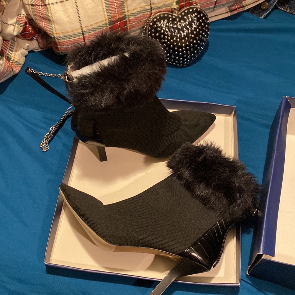 Sock Knit Booties - Picture 2 of 8